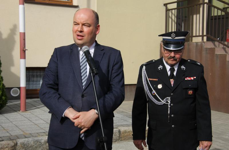 na zdjęciu przemawiający sekretarz stanu z Kancelarii Prezesa Rady Ministrów Jan Dziedziczak
