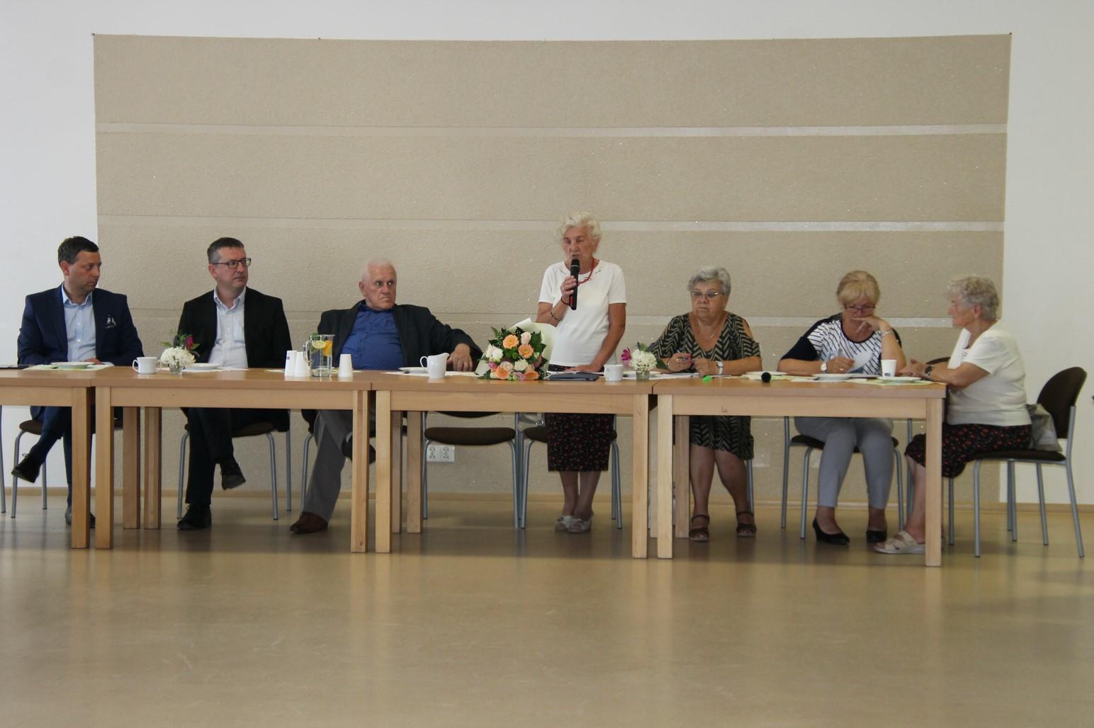 Na zdjęciu delegacja gminy Zduny oraz Zarząd Związku