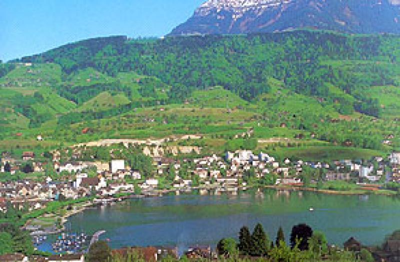 Szwajcaria miasto partnerskie Kussnacht am Rigi, widok na góry i miasto