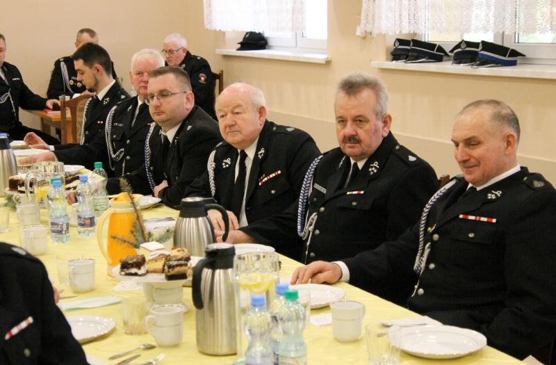 Na zdjęciu członkowie zjazdu  Oddziału Powiatowego Związku Ochotniczych Straży Pożarnych RP