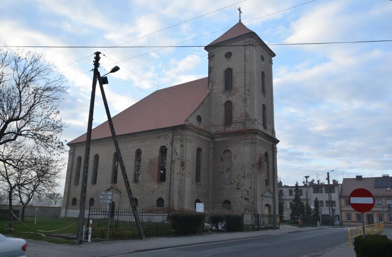na zdjęciu kościół poewangelicki w Zdunach