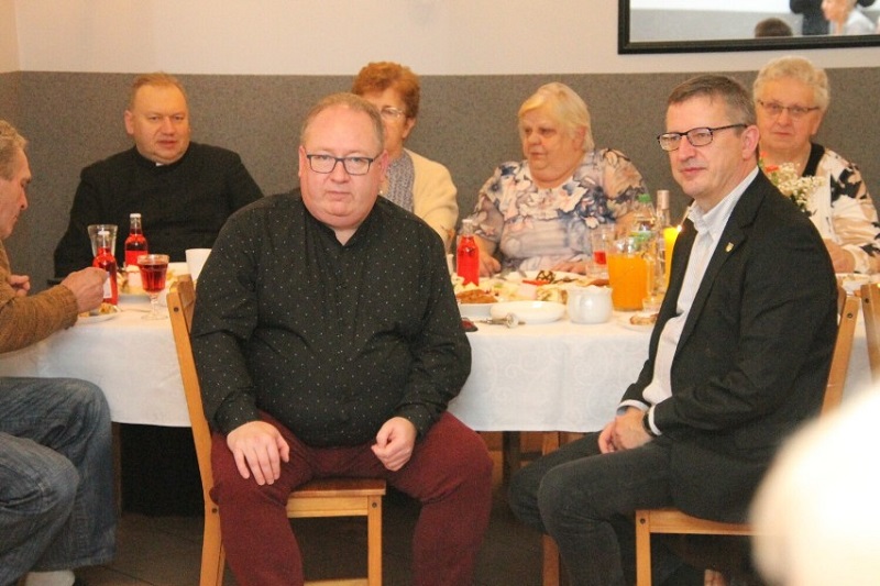 Na zdjęciu burmistrz Tomasz Chudy oraz radny Michał Płonka