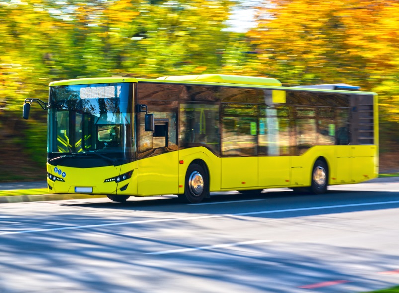 na zdjęciu autobus
